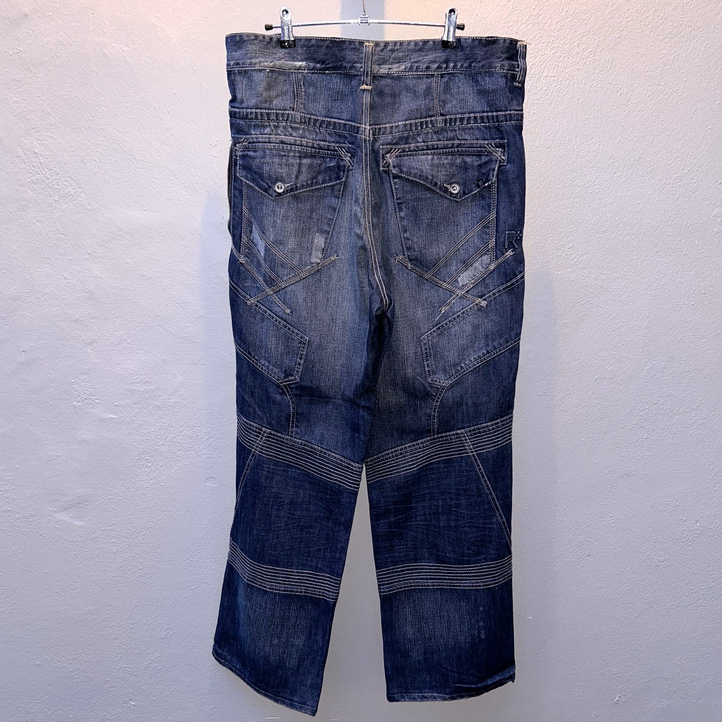 Rocawear Lines Baggy Pants