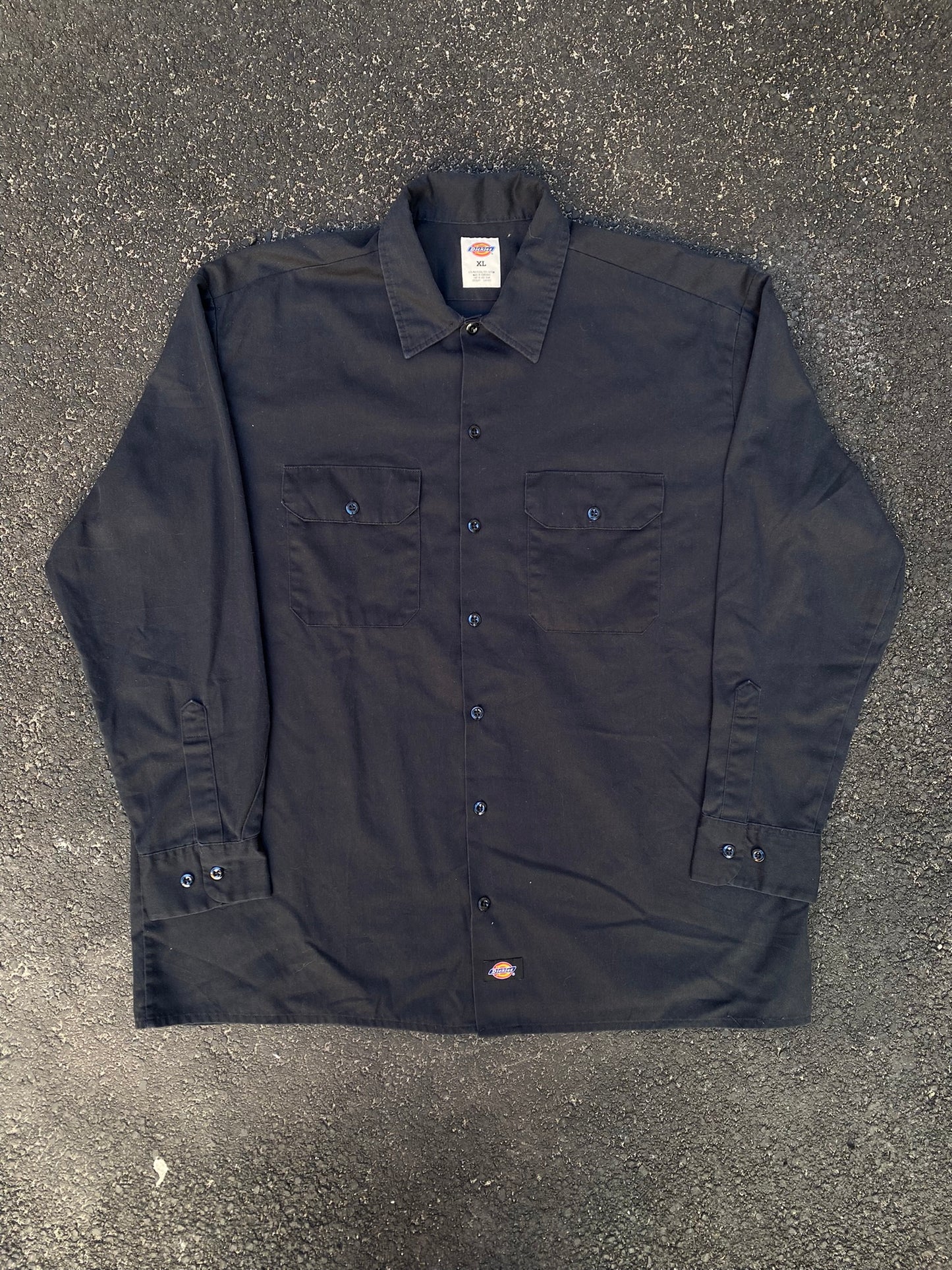 Dickies Men's Work Shirt, Long-Sleeved Button-Down Collar, Two Front Pockets, Black