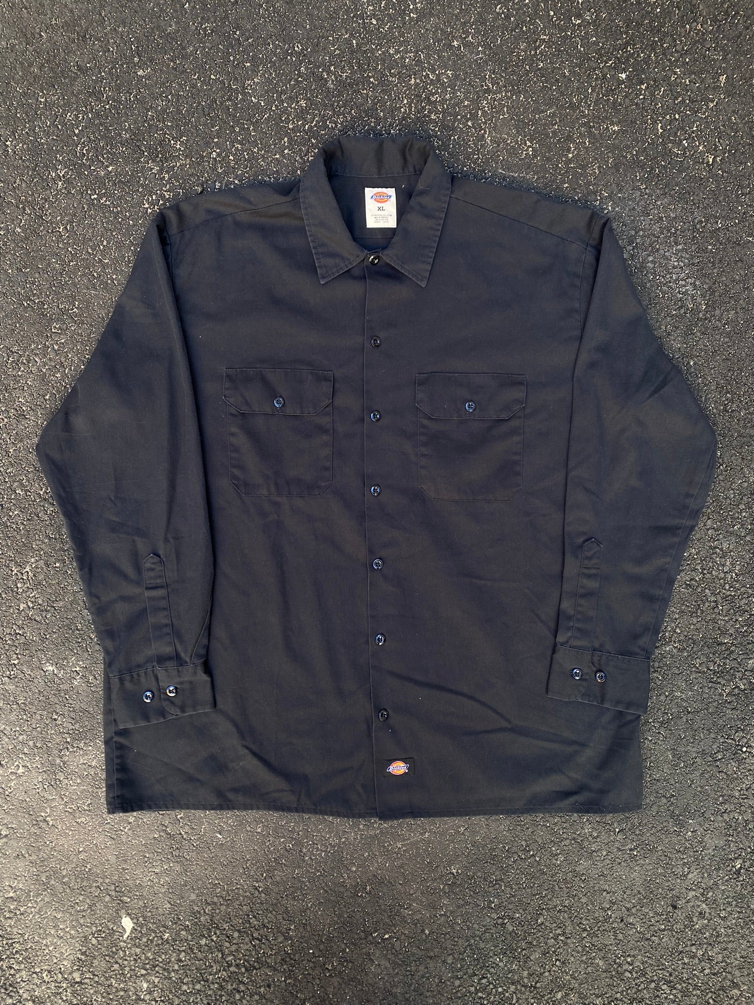 Dickies Men's Work Shirt, Long-Sleeved Button-Down Collar, Two Front Pockets, Black