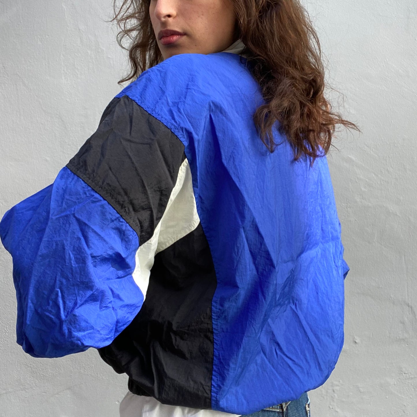 90s White/Blue Nike Windbreaker back