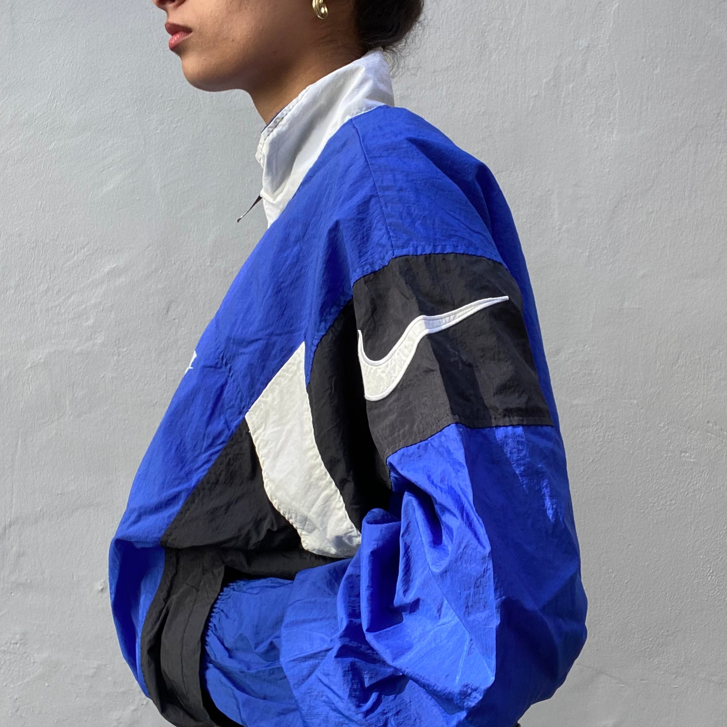 90s White/Blue Nike Windbreaker side